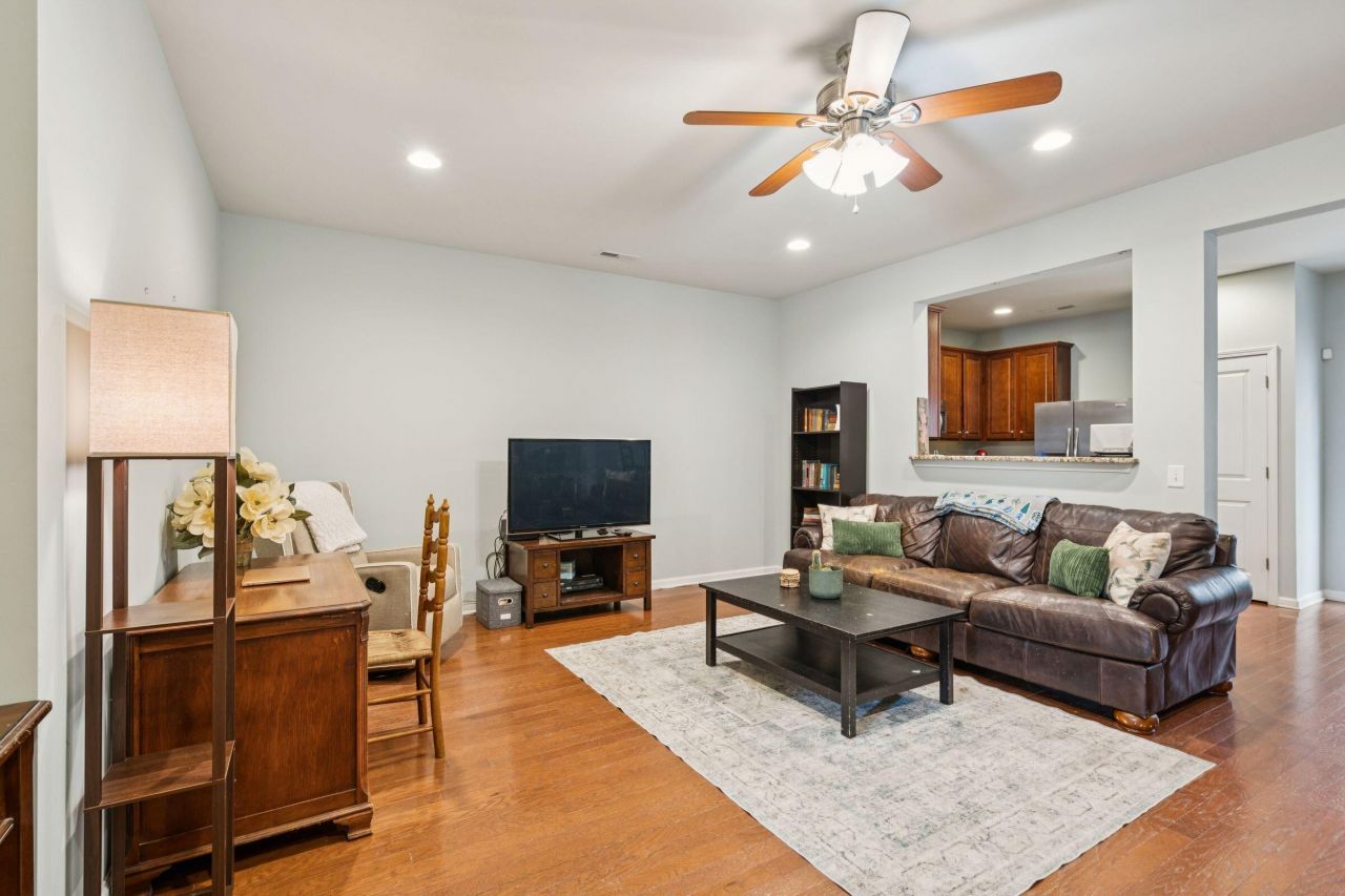 1817 Heldsberg Drive Photo 5