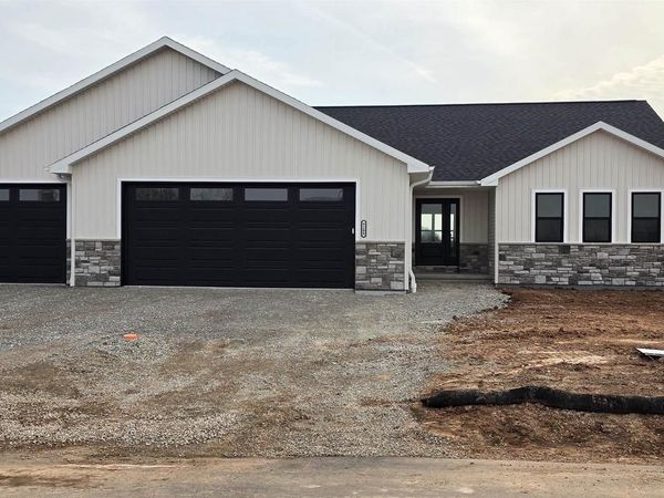 N9208 HOMESTEAD LANE, Appleton, WI 54915