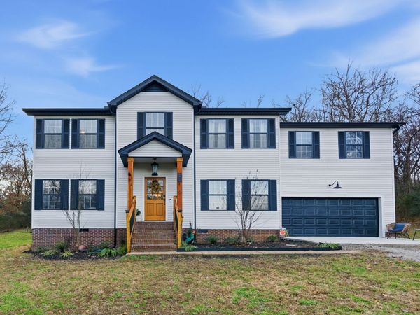 1074 Talon Dr, Columbia, TN 38401