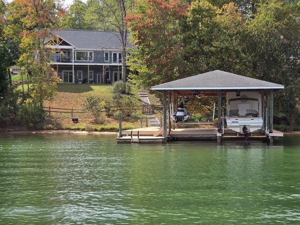 306 Cove Point TRL , Moneta, VA 24121