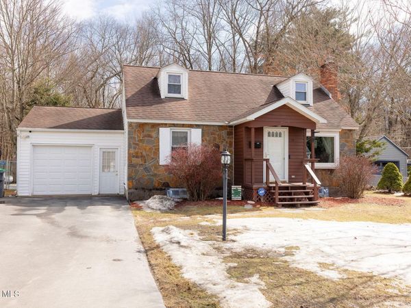 19 Willow Lane, Glenville, NY 12302