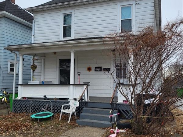 1027 Adams Street, Coshocton, OH 43812