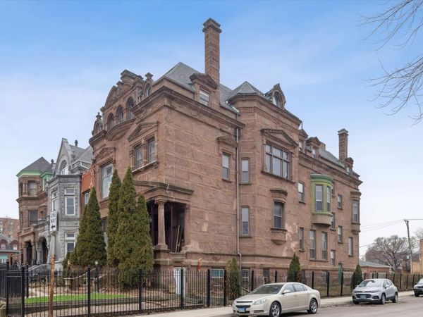 3736 S Michigan Avenue , Chicago, IL 60653