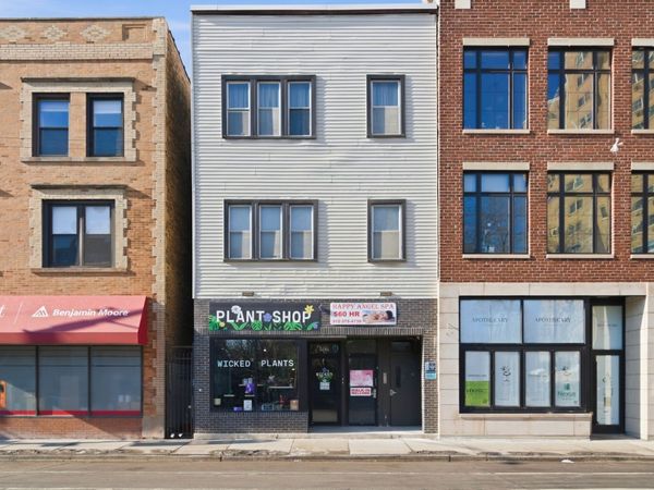 3240 N Clark Street , Chicago, IL 60657