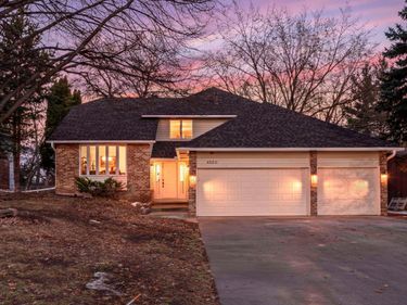 4550 Evergreen Drive, Vadnais Heights, MN 55127
