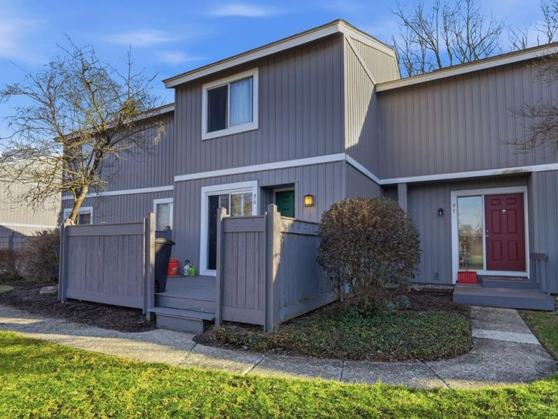 96 Twin Lakes Drive, Fairfield, OH 45014 Photo 2