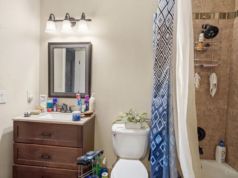 96 Twin Lakes Drive, Fairfield, OH 45014 Photo 7