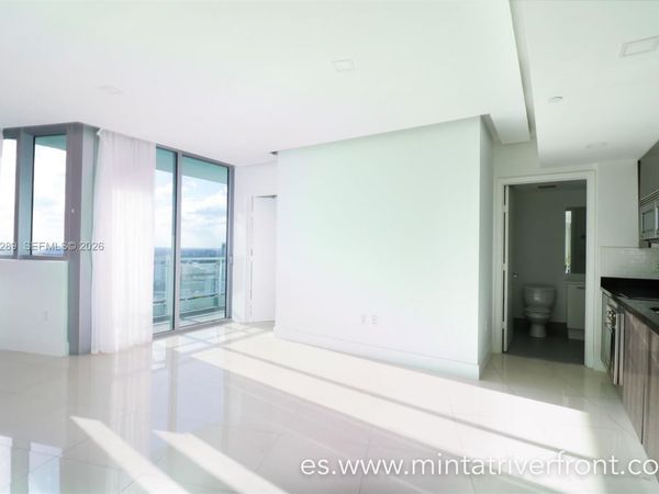 92 SW 3rd St , Unit 2706, Miami, FL 33130