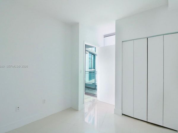 92 SW 3rd St, Unit 2706, Miami, FL 33130