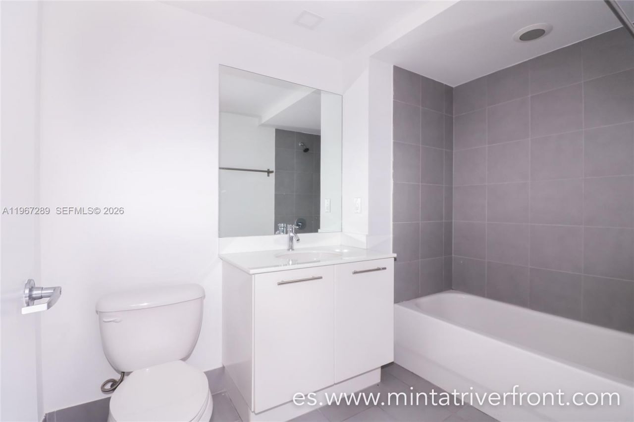 92 SW 3rd St , Unit 2706, Miami, FL 33130 Photo