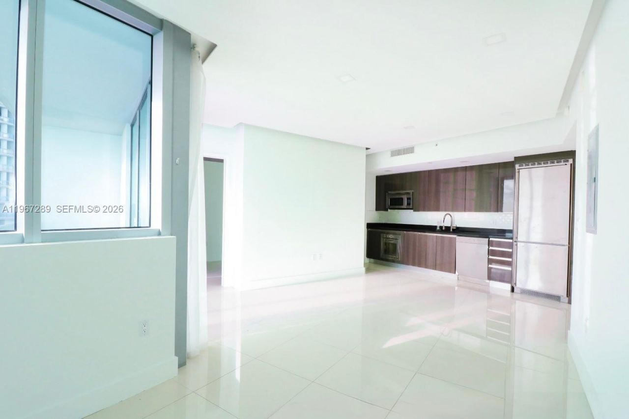 92 SW 3rd St, Unit 2706, Miami, FL 33130 Photo