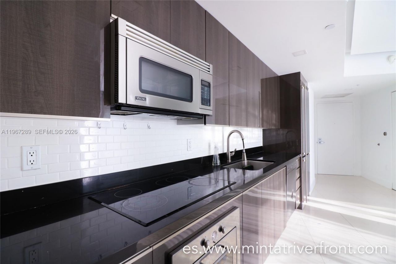 92 SW 3rd St , Unit 2706, Miami, FL 33130 Photo