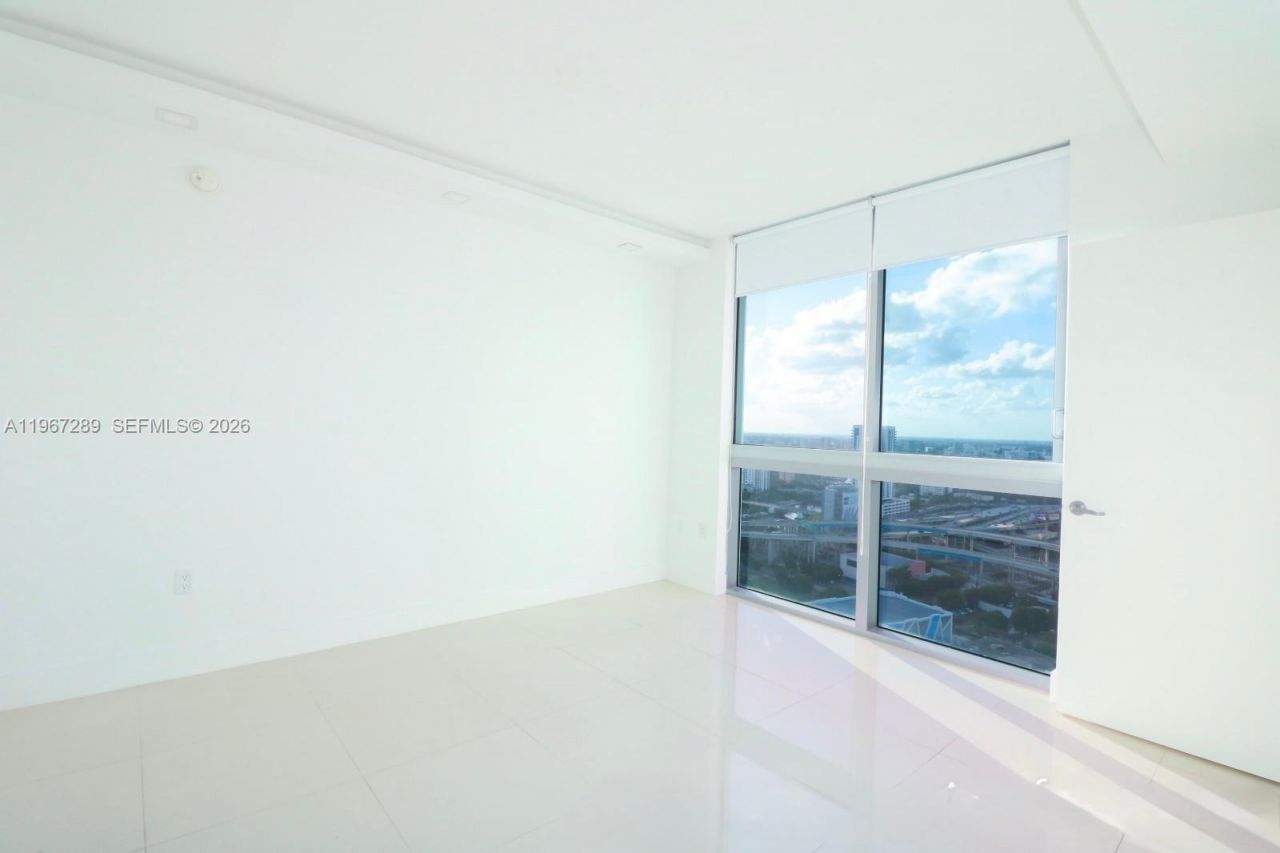 92 SW 3rd St, Unit 2706, Miami, FL 33130 Photo