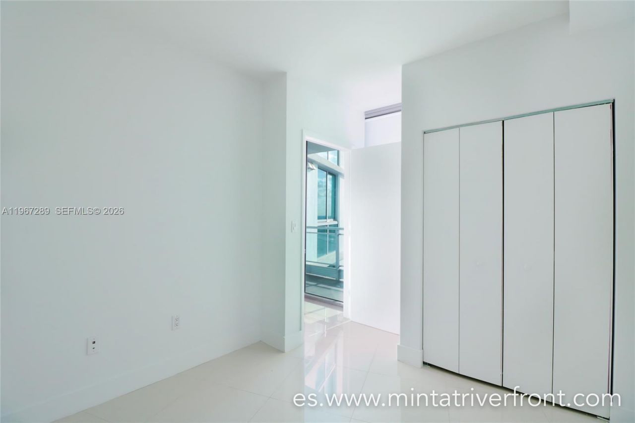 92 SW 3rd St , Unit 2706, Miami, FL 33130 Photo