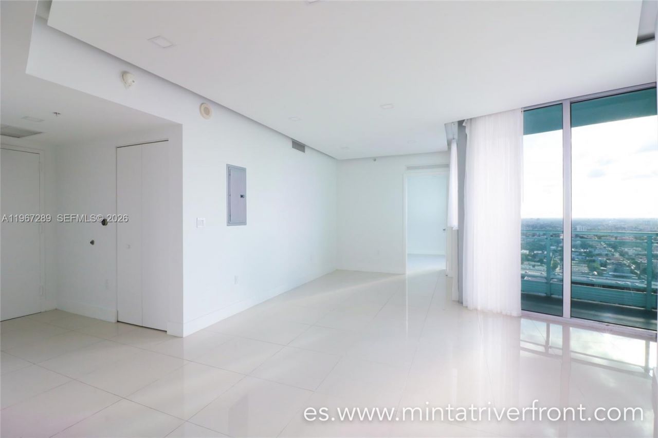 92 SW 3rd St , Unit 2706, Miami, FL 33130 Photo