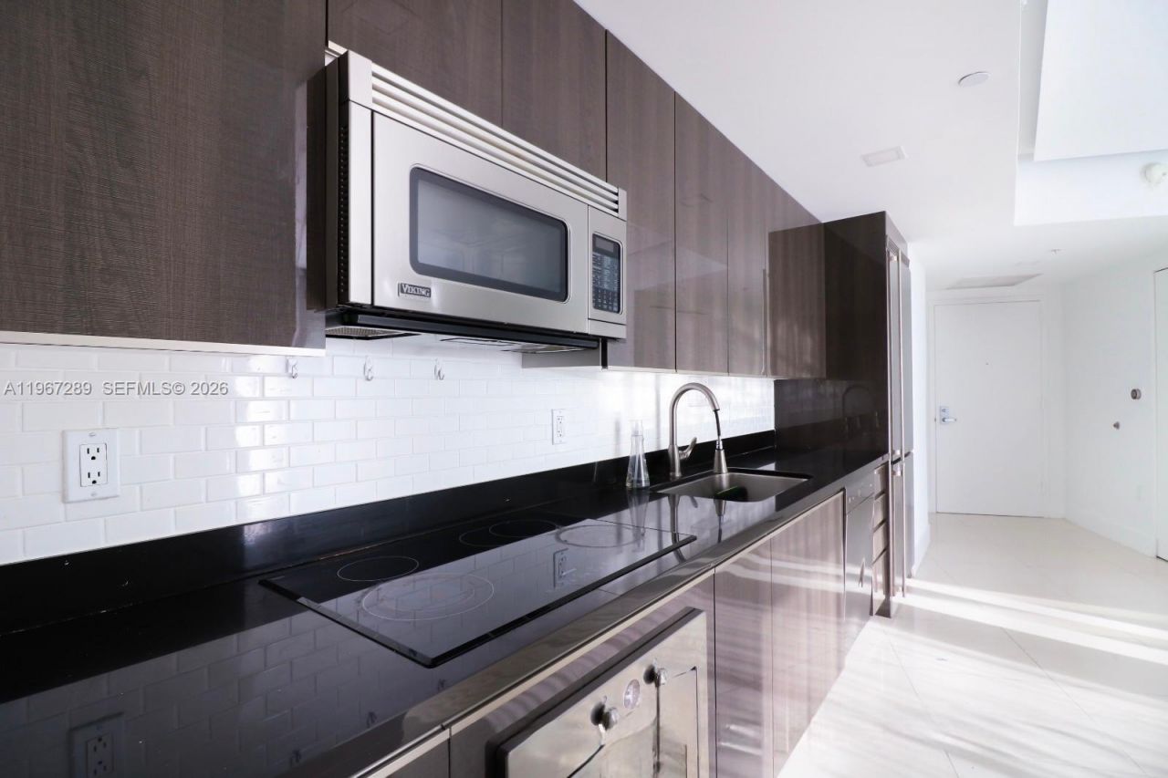 92 SW 3rd St, Unit 2706, Miami, FL 33130 Photo