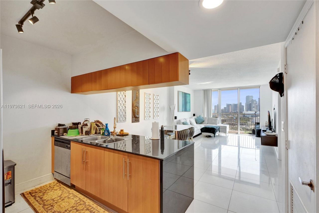 1750 N Bayshore Dr, Unit 2510, Miami, FL 33132 Photo