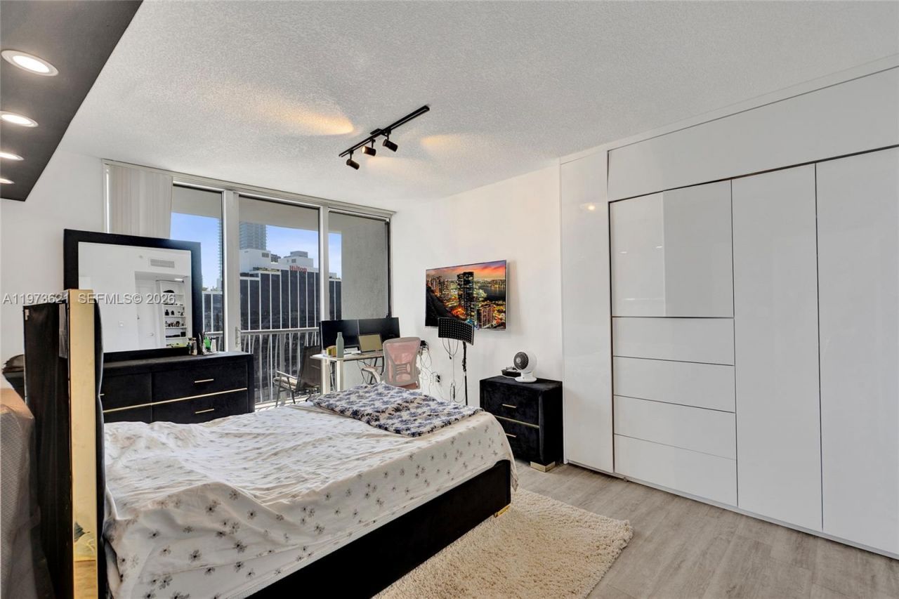 1750 N Bayshore Dr, Unit 2510, Miami, FL 33132 Photo