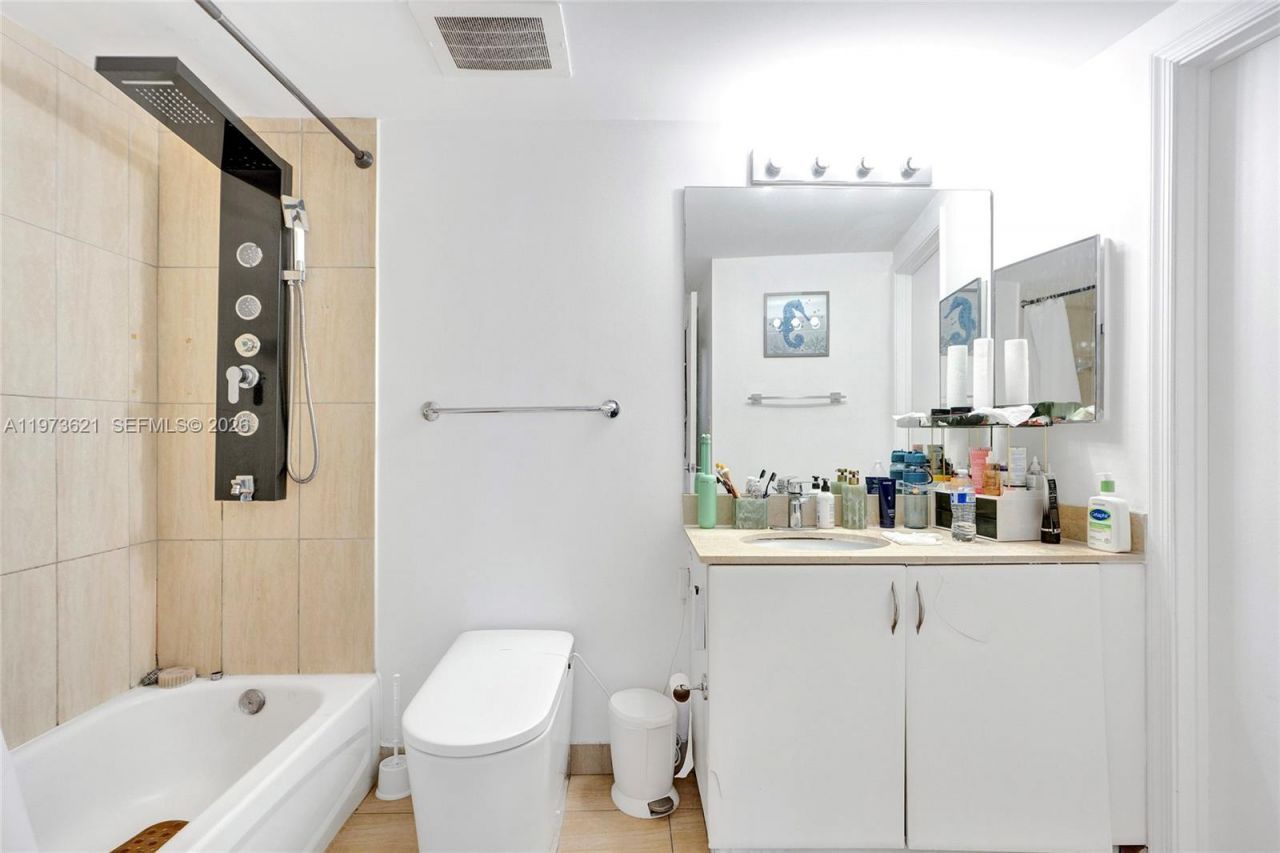 1750 N Bayshore Dr, Unit 2510, Miami, FL 33132 Photo