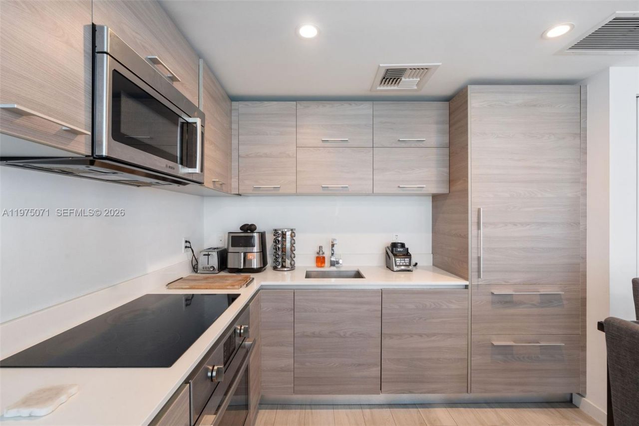 1300 S Miami Ave , Unit 2807, Miami, FL 33130 Photo