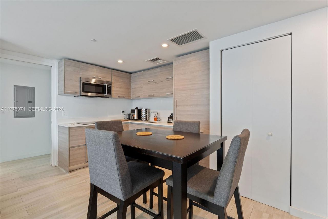 1300 S Miami Ave , Unit 2807, Miami, FL 33130 Photo