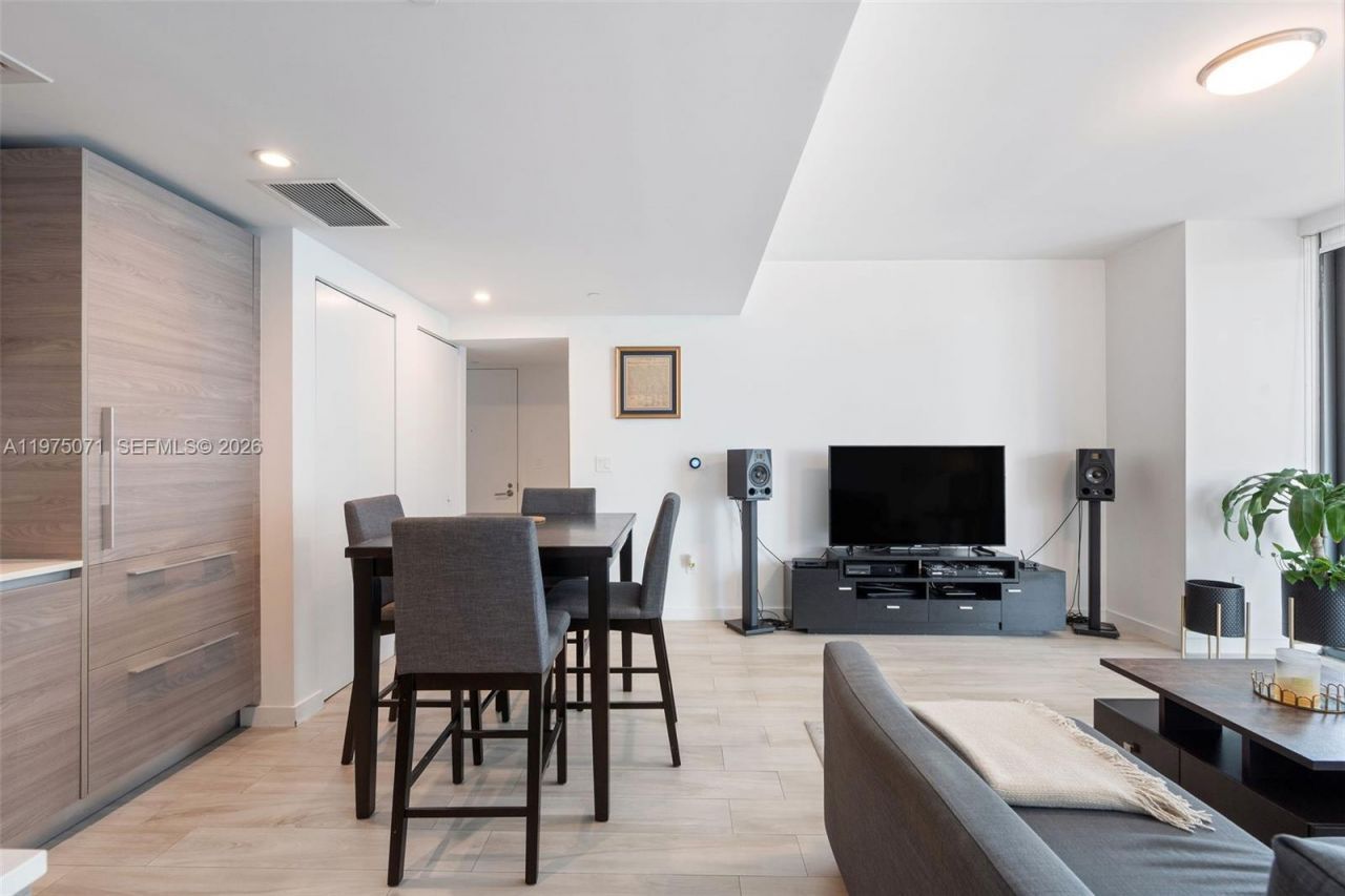 1300 S Miami Ave , Unit 2807, Miami, FL 33130 Photo