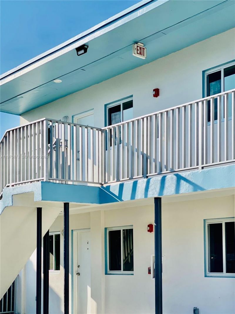 1560 NW 1st Ct , Unit 8, Miami, FL 33136 Photo