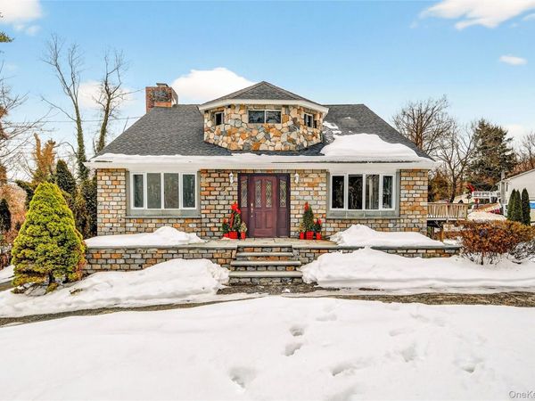 24 Old Knollwood Road, White Plains, NY 10607