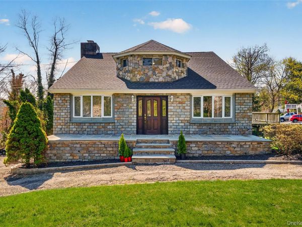 24 Old Knollwood Road, White Plains, NY 10607