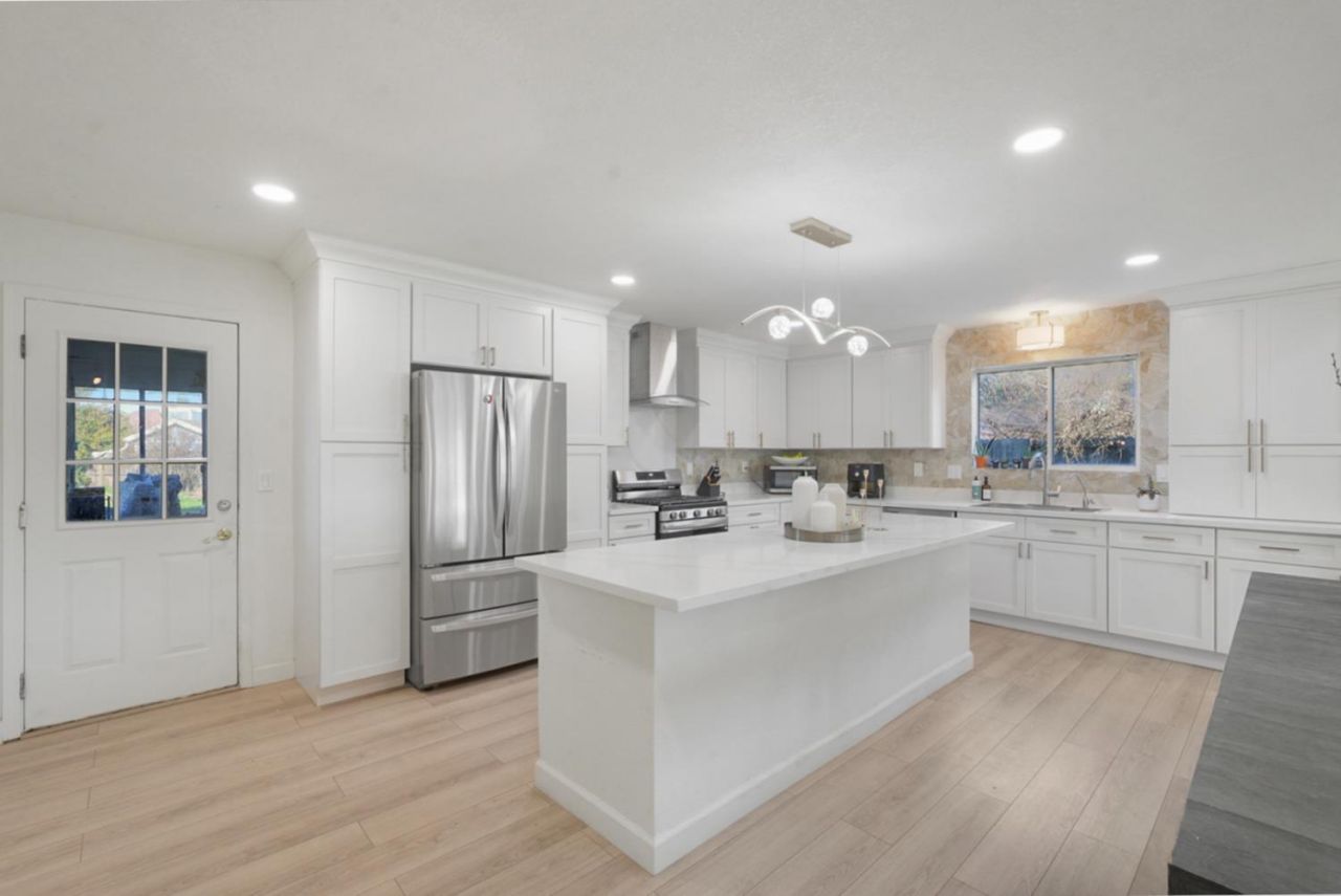 454 Oakwood Dr, Los Banos, CA 93635 Photo