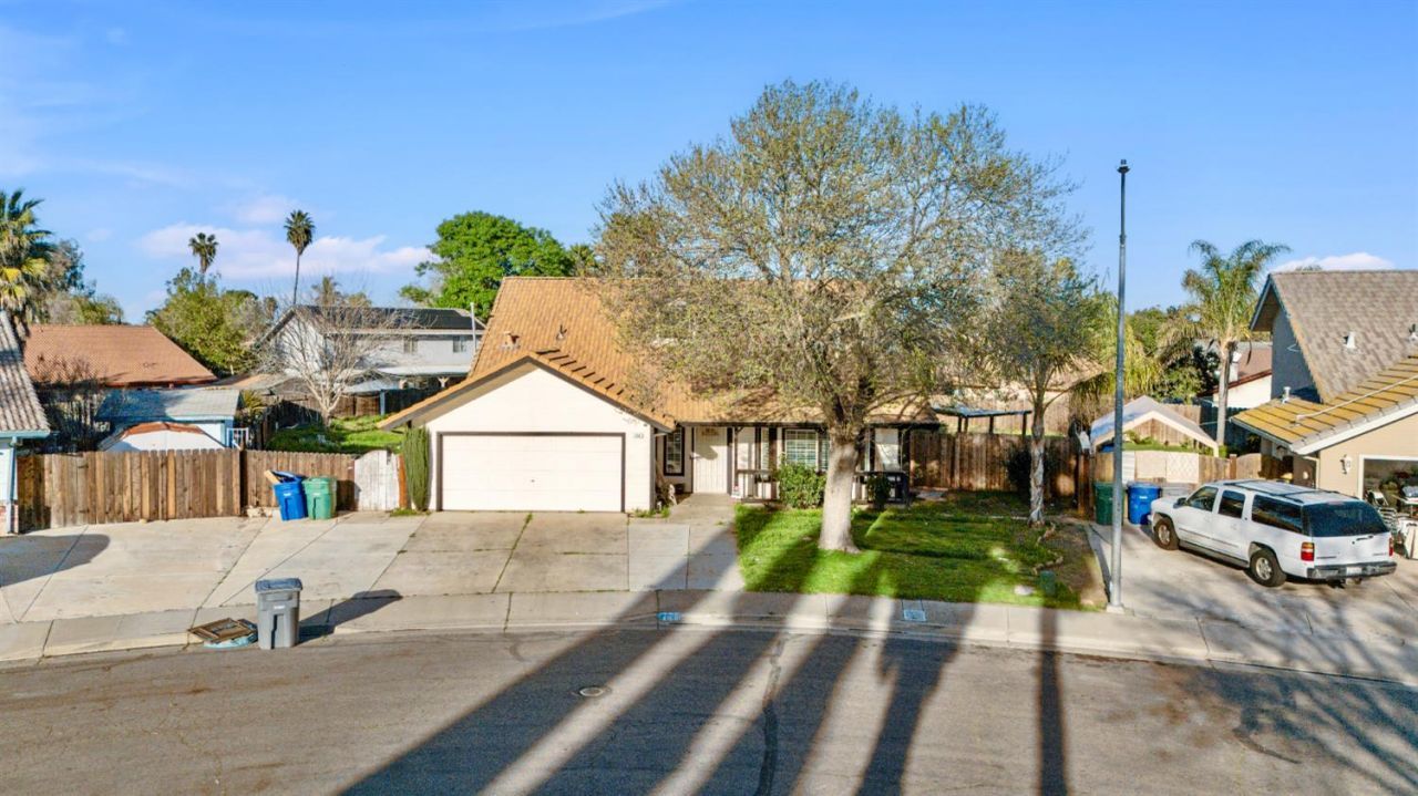 454 Oakwood Dr, Los Banos, CA 93635 Photo