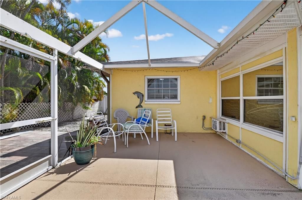 1305 SE 29th Ter , Cape Coral, FL 33904 Photo