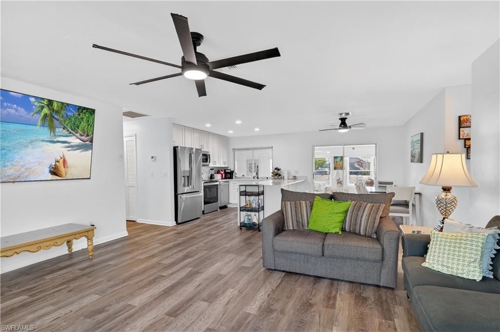 1305 SE 29th Ter , Cape Coral, FL 33904 Photo