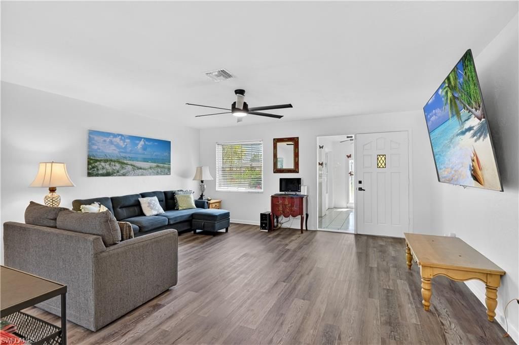 1305 SE 29th Ter , Cape Coral, FL 33904 Photo