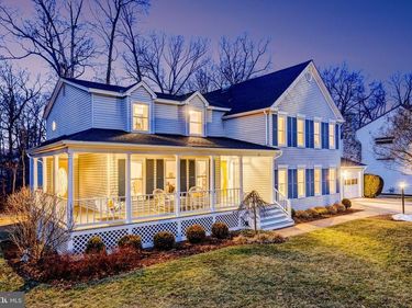 34 LIPSCOMB COURT, STERLING, VA 20165