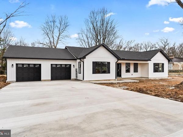 18212 WOODSIDE DRIVE, HAGERSTOWN, MD 21740