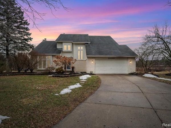 29690 Canterbury Court , Farmington Hills, MI 48331
