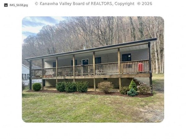 5507 Paint Creek Road, Gallagher, WV 25803