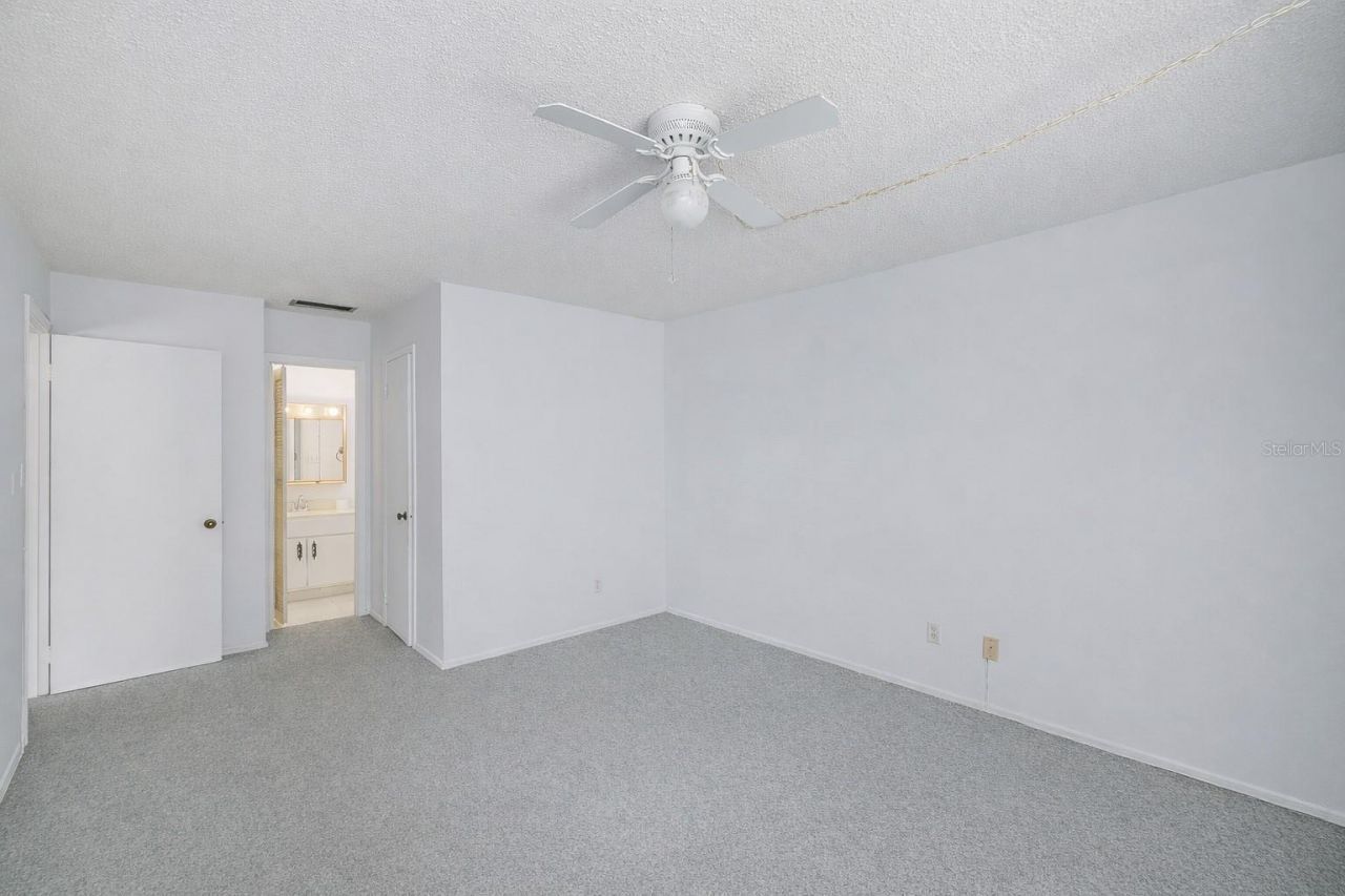 1143 85th Terrace N, Unit D, Saint Petersburg, FL 33702 Photo