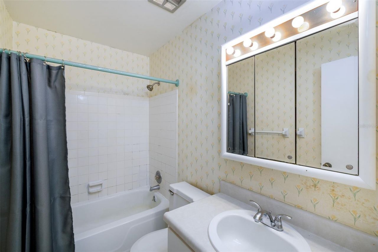 1143 85th Terrace N, Unit D, Saint Petersburg, FL 33702 Photo