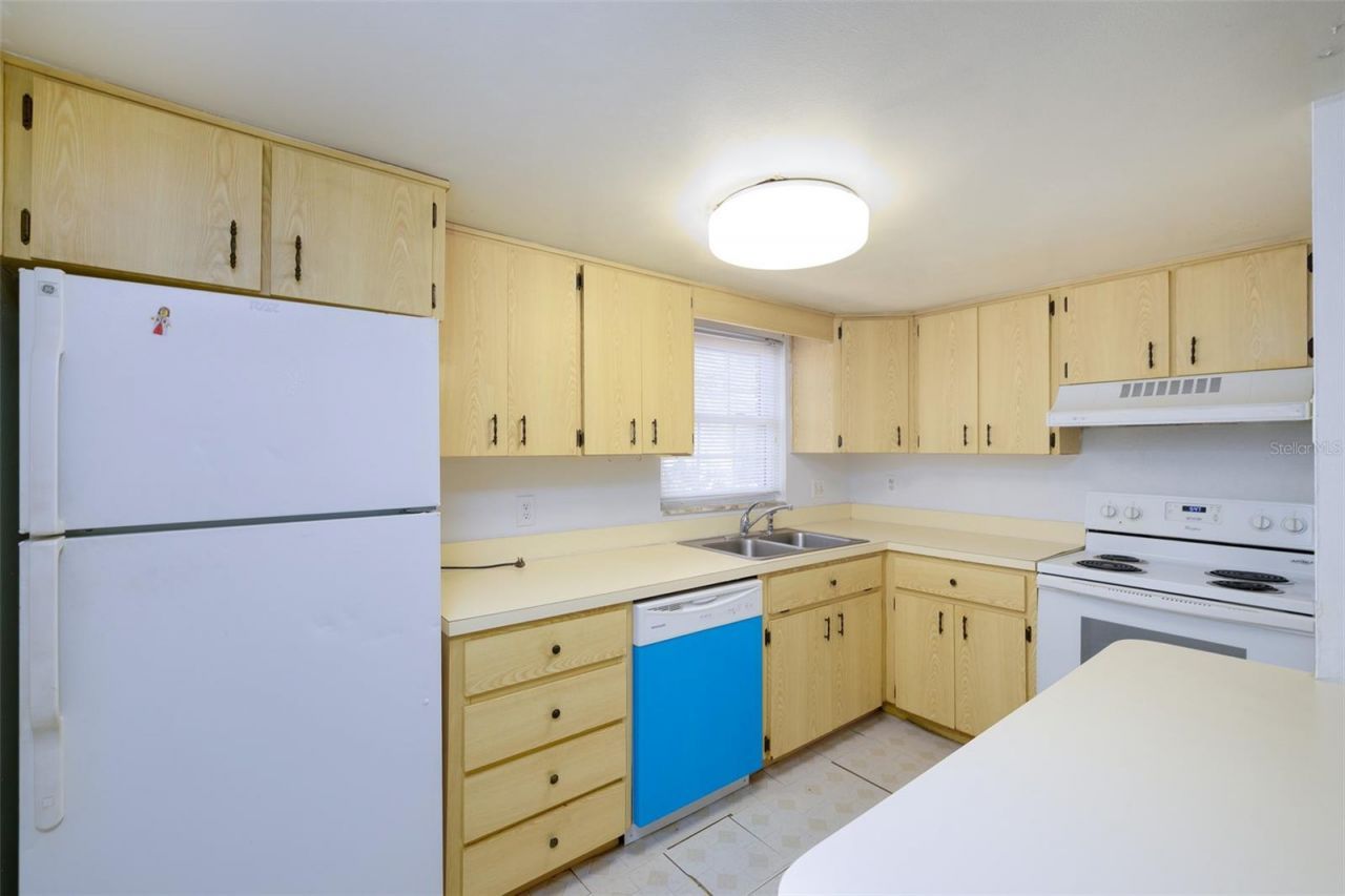 1143 85th Terrace N, Unit D, Saint Petersburg, FL 33702 Photo