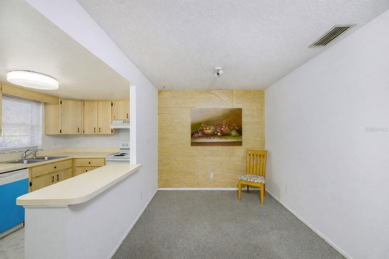 1143 85th Terrace N, Unit D, Saint Petersburg, FL 33702 Photo