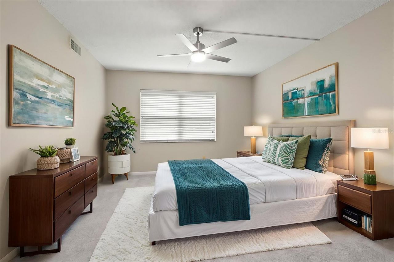 476 Santa Cruz Place Ne, Unit B, Saint Petersburg, FL 33703 Photo