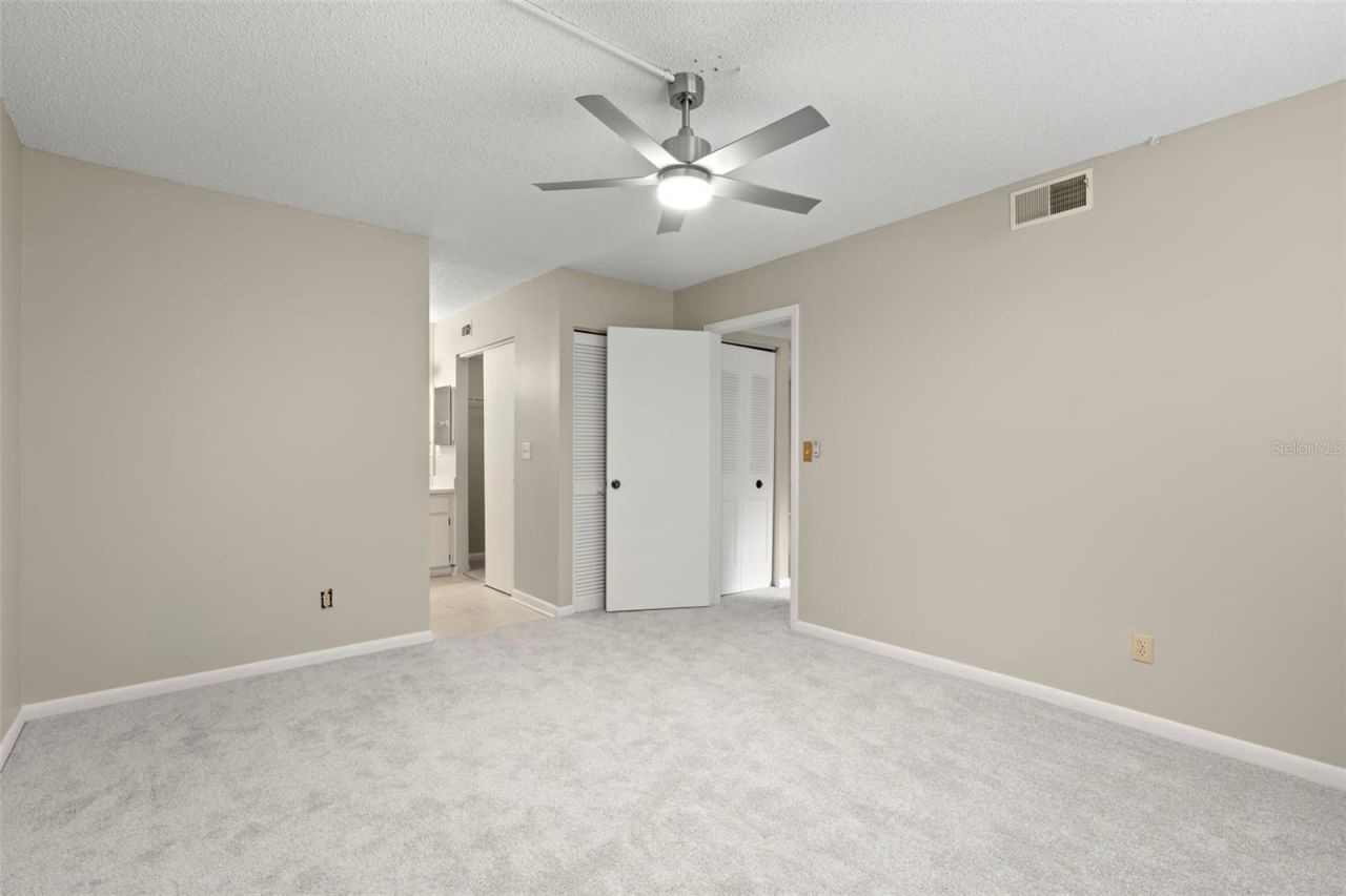 476 Santa Cruz Place Ne, Unit B, Saint Petersburg, FL 33703 Photo