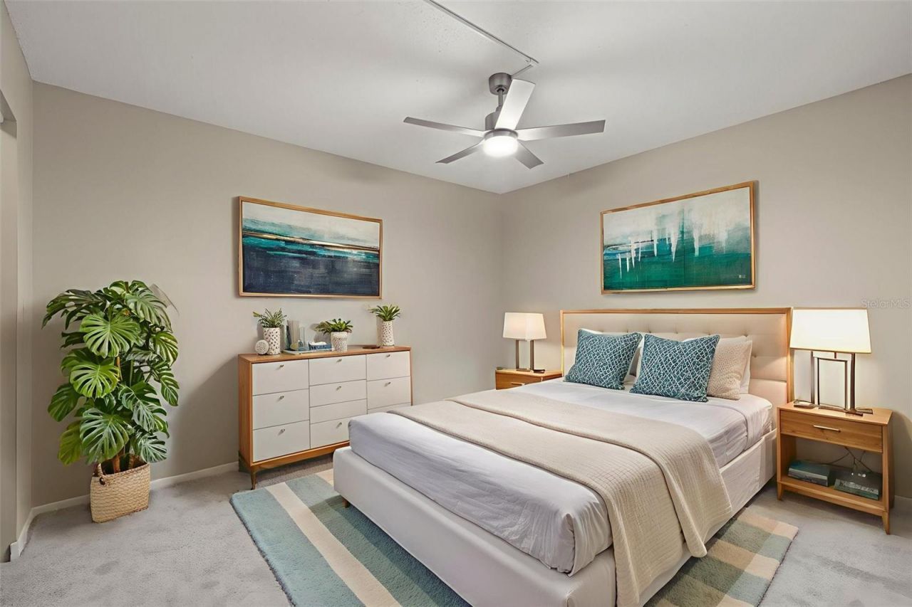 476 Santa Cruz Place Ne, Unit B, Saint Petersburg, FL 33703 Photo