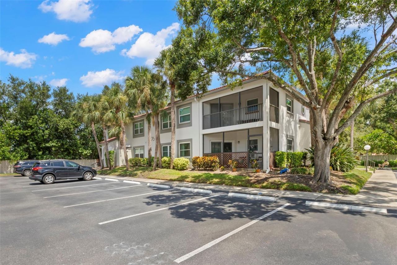 476 Santa Cruz Place Ne, Unit B, Saint Petersburg, FL 33703 Photo