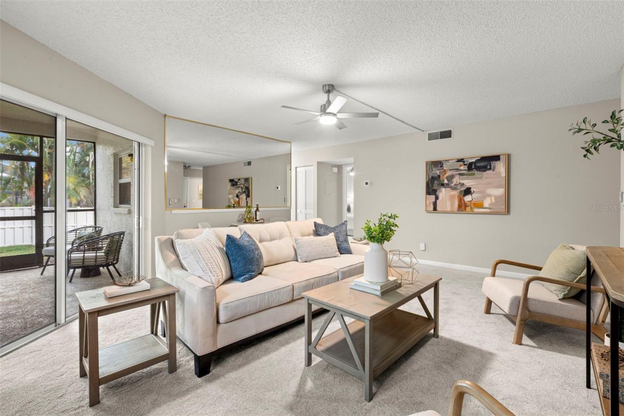 476 Santa Cruz Place Ne, Unit B, Saint Petersburg, FL 33703 Photo