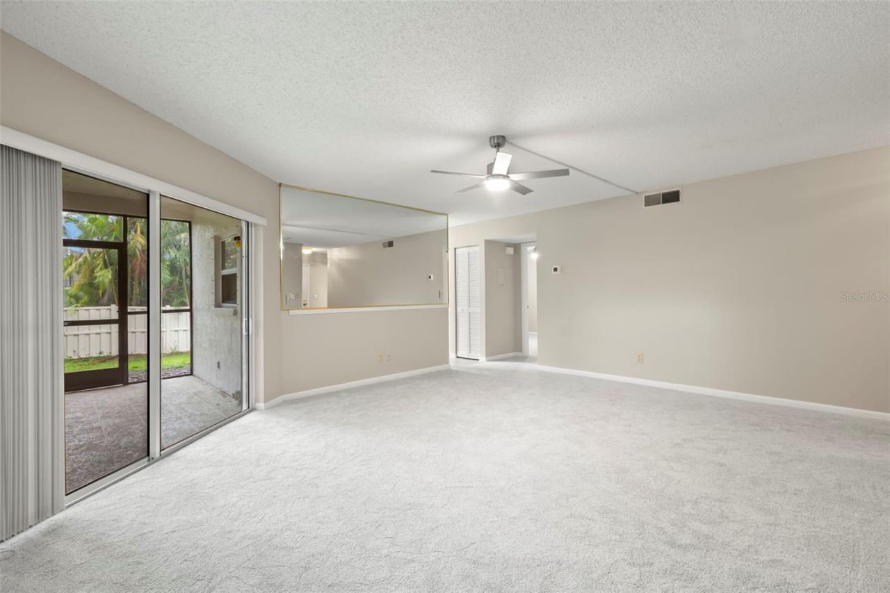 476 Santa Cruz Place Ne, Unit B, Saint Petersburg, FL 33703 Photo