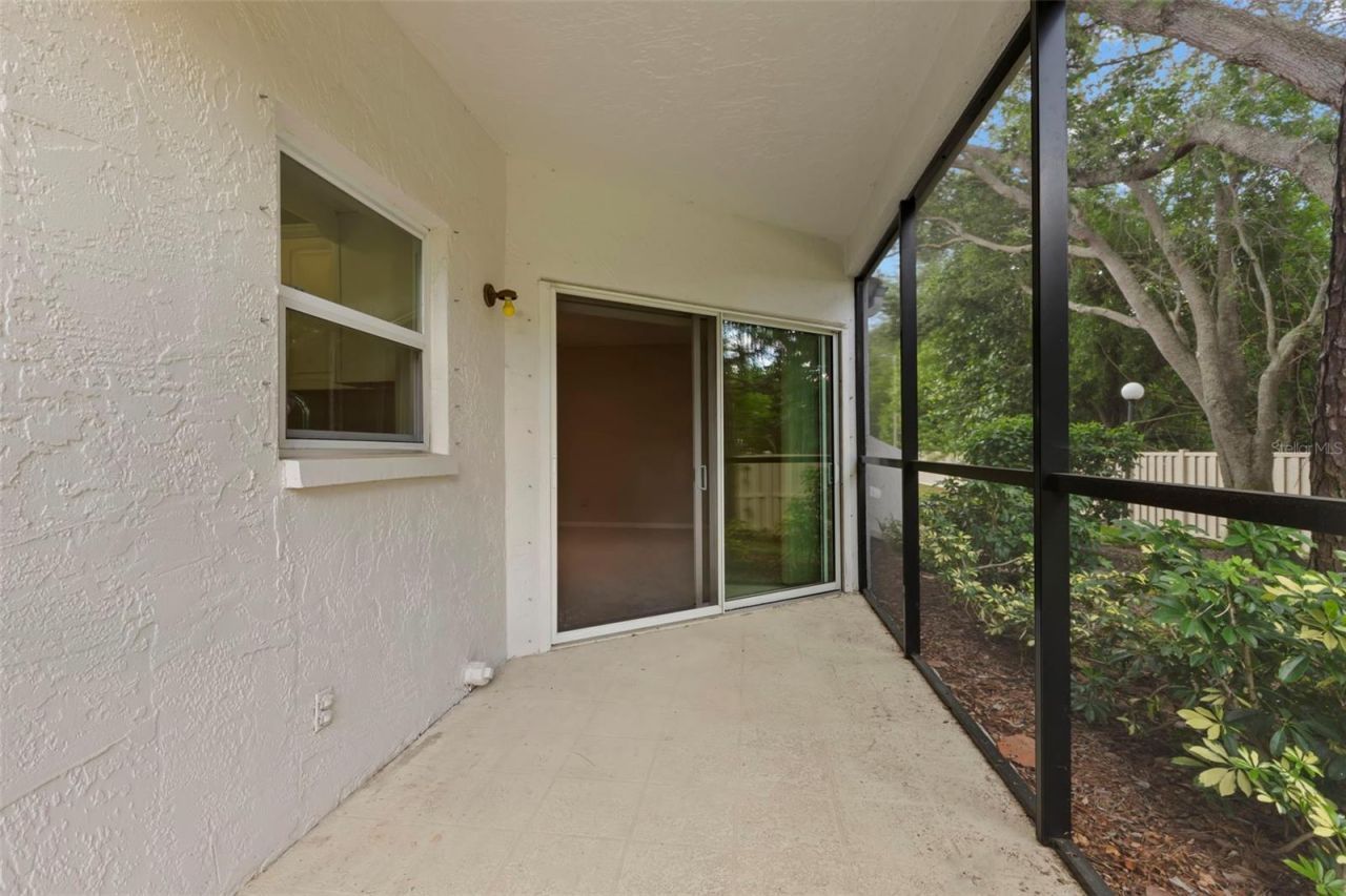 476 Santa Cruz Place Ne, Unit B, Saint Petersburg, FL 33703 Photo