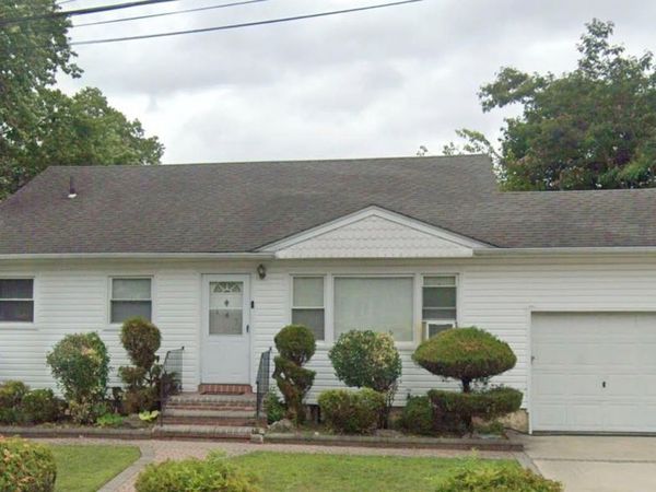 187 Urban Avenue , Westbury, NY 11590